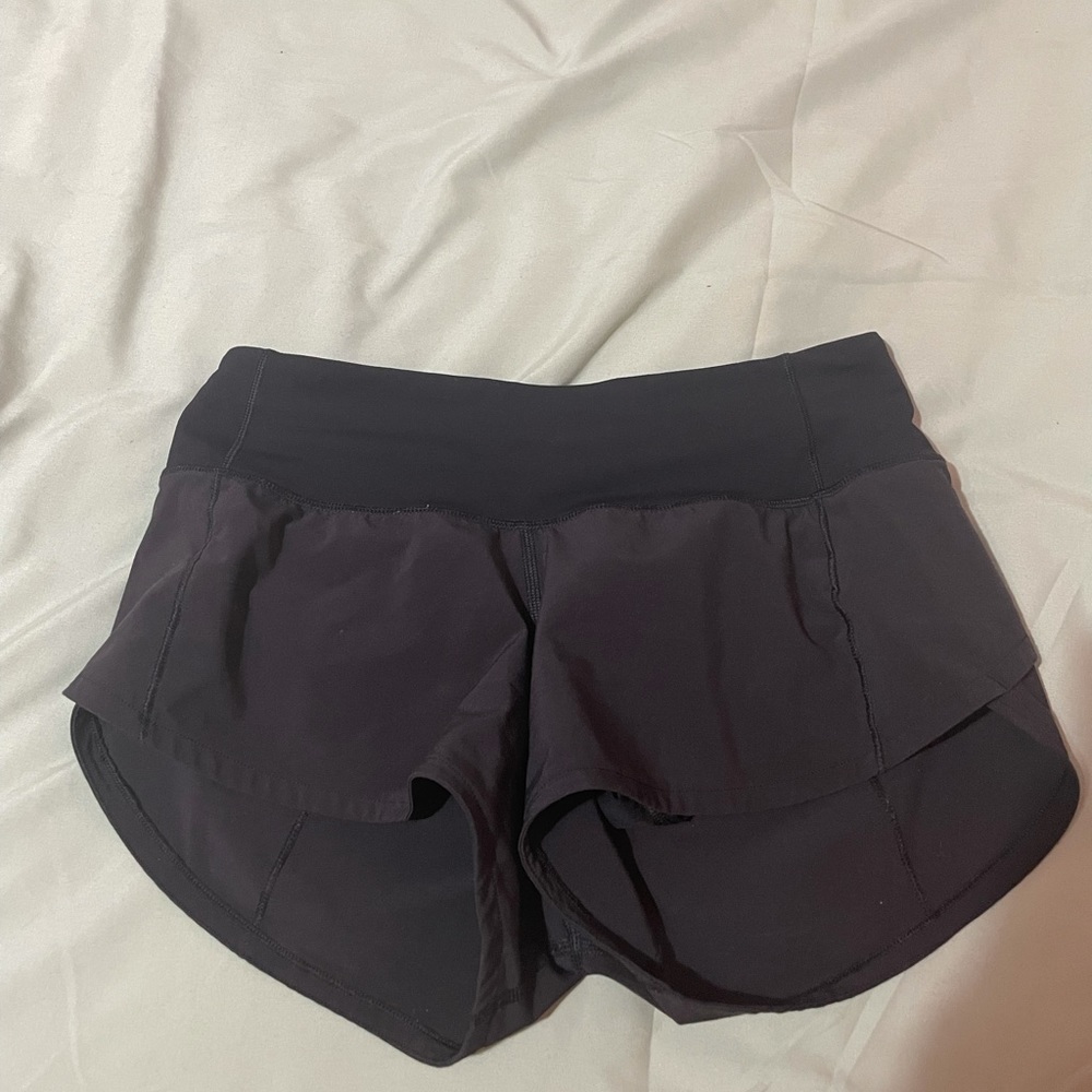 black lululemon shorts